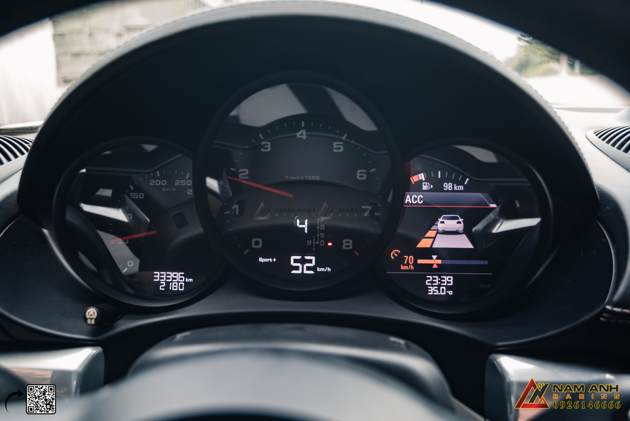 Hệ Thống Adaptive Cruise Control - Phanh Khoảng Cách Trên Xe Porsche: An Toàn và Tiện Nghi Tối Đa
