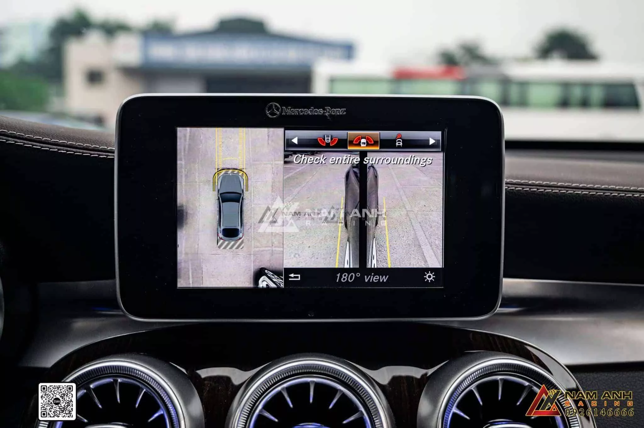 Hệ thống camera 360 chính hãng cho Mercedes GLC 200 2018 được thiết kế tối ưu với chất lượng hình ảnh sắc nét, hiển thị trực tiếp trên màn hình giải trí của xe.
