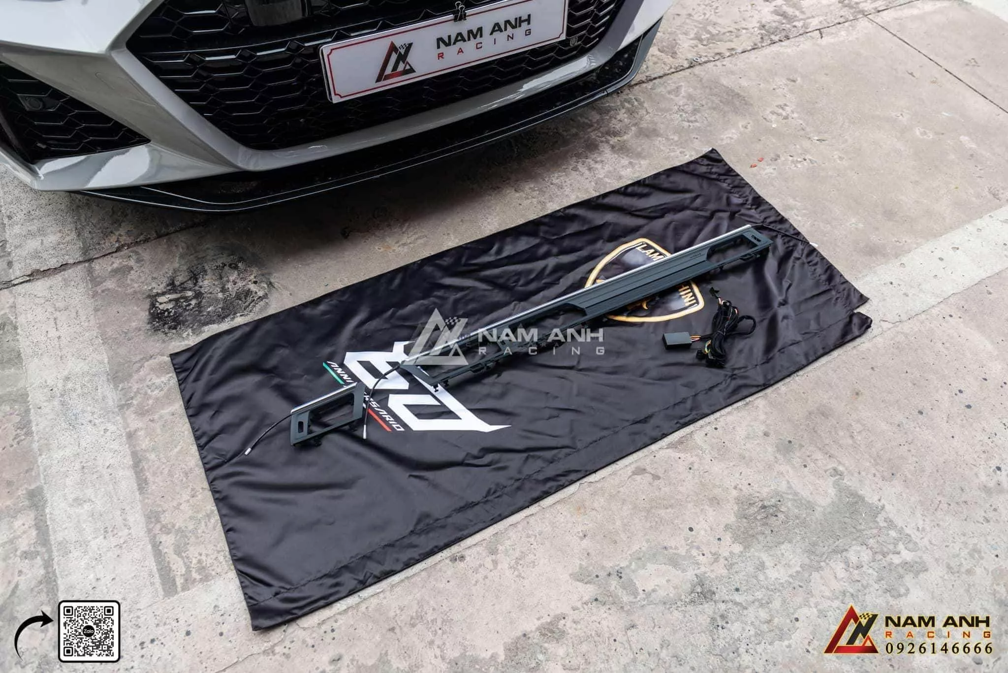 Tùy chỉnh màu sắc ánh sáng LED cho không gian nội thất Audi A7.