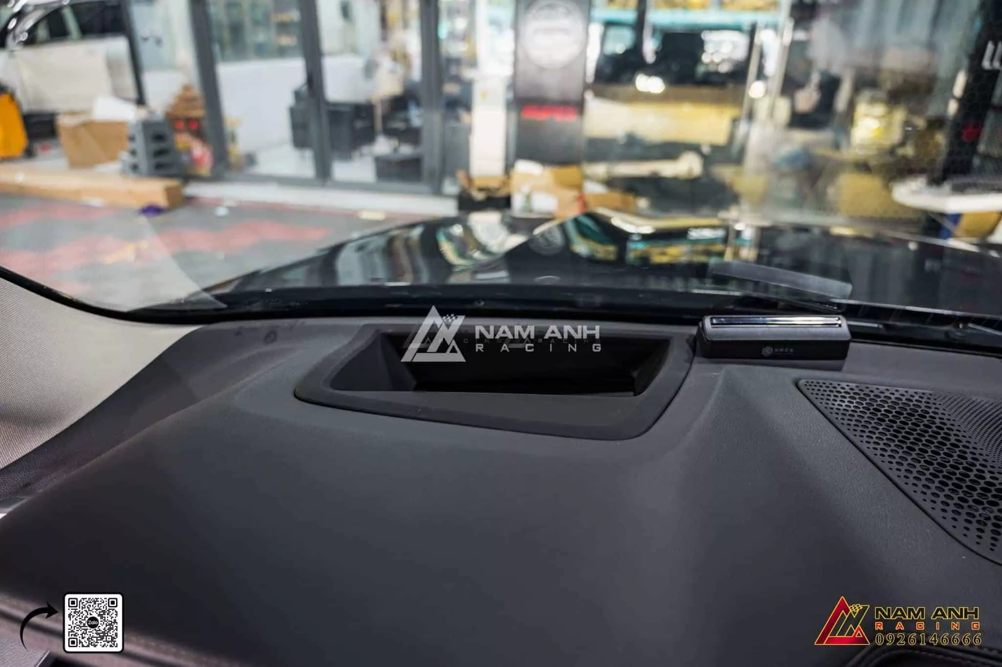 Tích hợp đa hệ thống trên xe