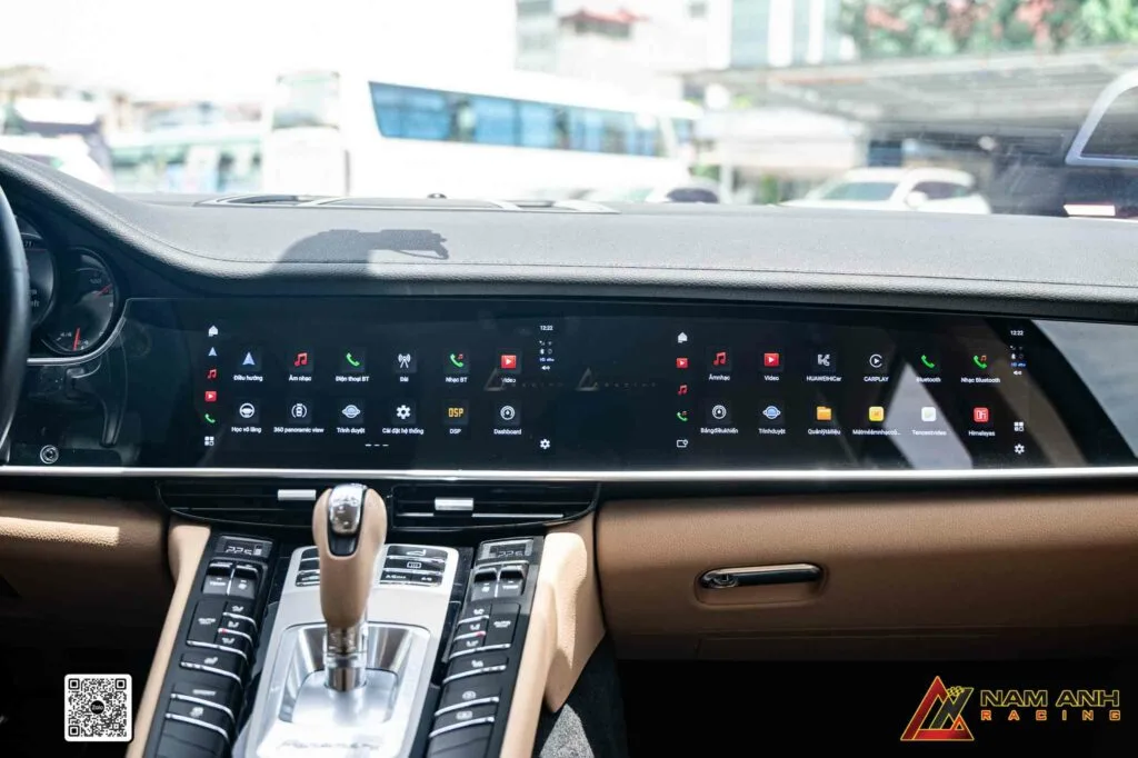 Man-hinh-giai-tri-porsche-panamera-970-10-1024x682