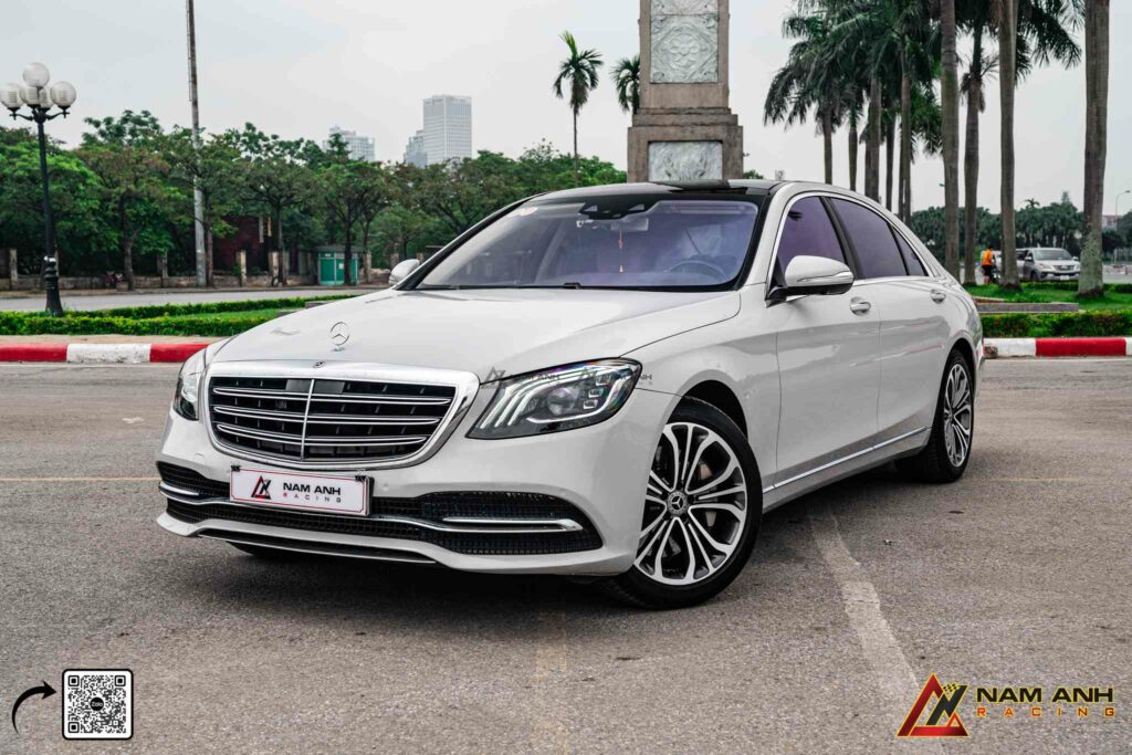 Mercedes lên đời ngay với Teckwrap xám xi măng – đậm cá tính, giữ trọn giá trị.

