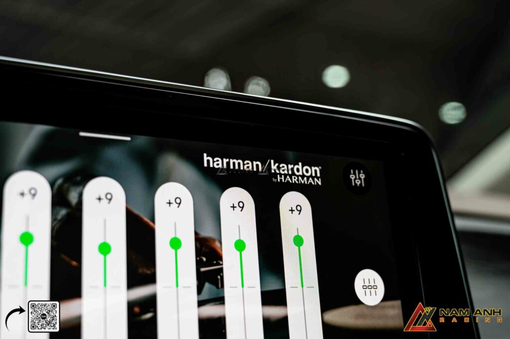 Dàn loa cao cấp đáp ứng mọi nhu cầu giải trí: từ nhạc giao hưởng nhẹ nhàng đến EDM sôi động.

