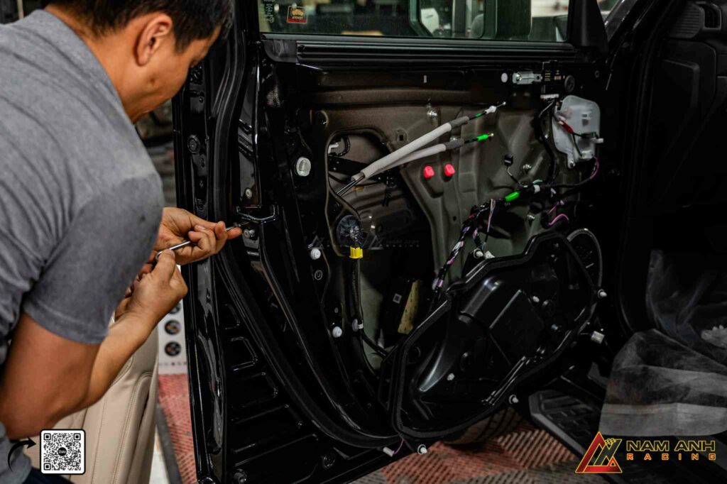 Từ cách nhiệt đến chống ồn – Nam Anh Racing xử lý từng chi tiết.

