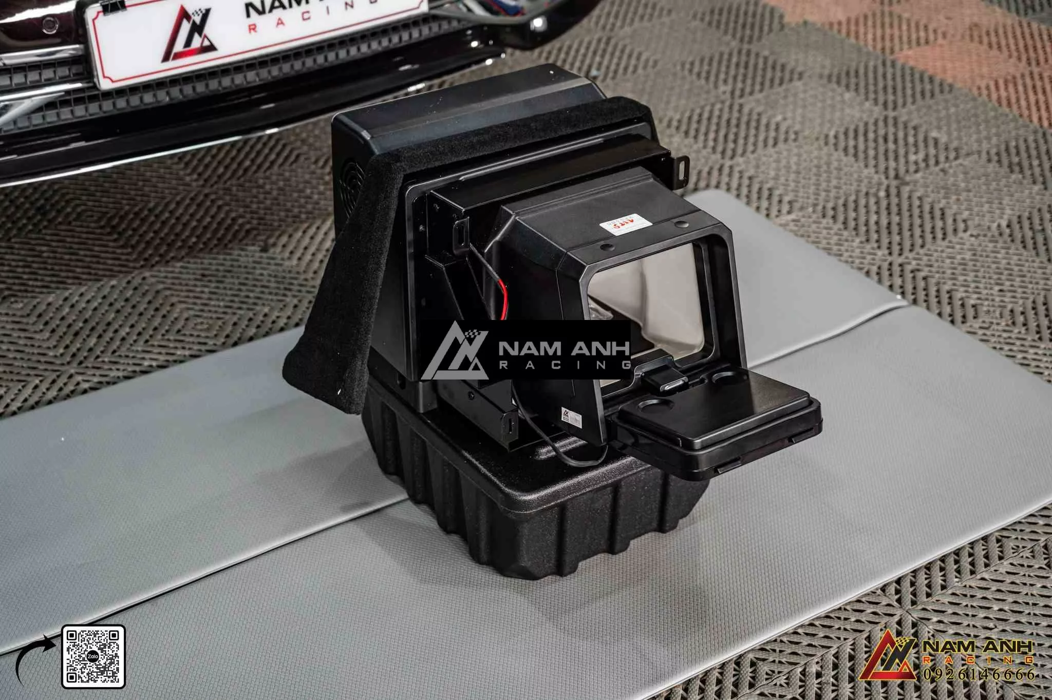 Khoang sau S-Class W222 lắp tủ lạnh tiện nghi chuẩn Maybach