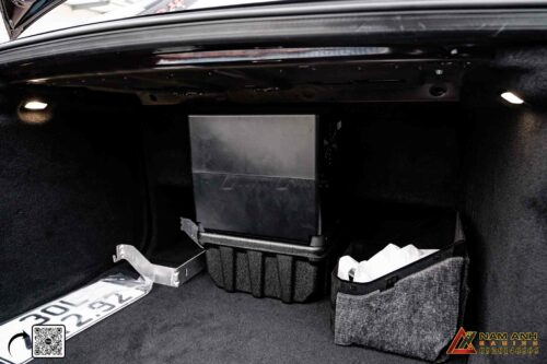 Nội thất thương gia với tủ lạnh giữa hai ghế sau S-Class W222