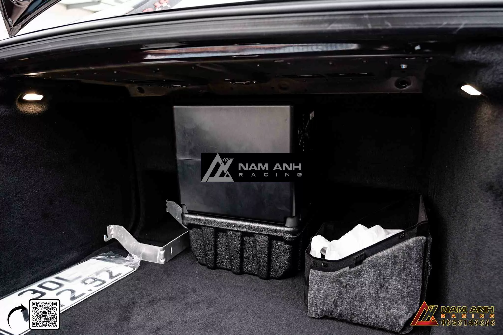 Nội thất thương gia với tủ lạnh giữa hai ghế sau S-Class W222