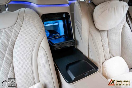 Nội thất S-Class W222 với tủ lạnh cao cấp hàng ghế thứ hai