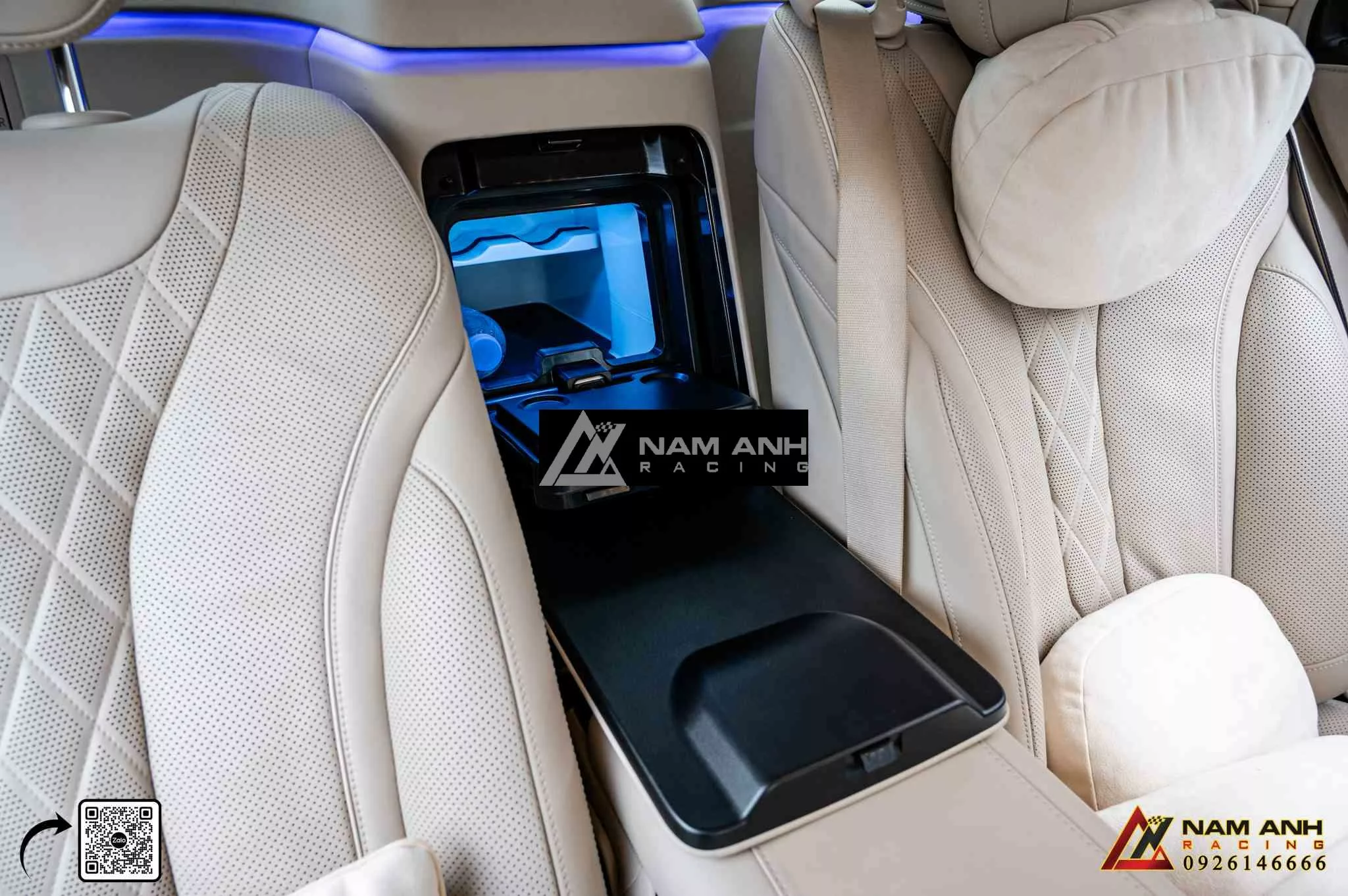 Nội thất S-Class W222 với tủ lạnh cao cấp hàng ghế thứ hai