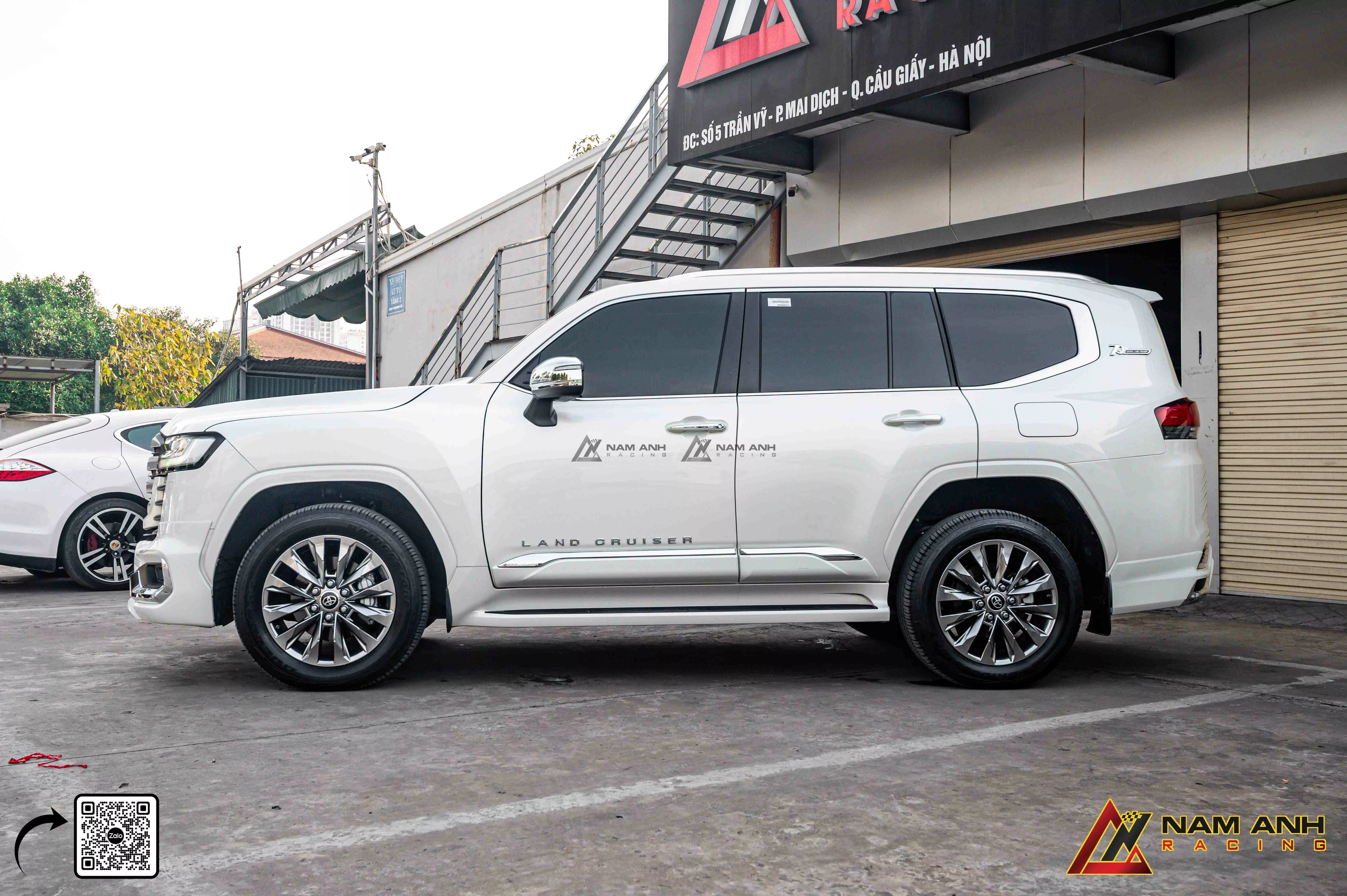 LC300 Modellista: Sự kết hợp hoàn hảo giữa mạnh mẽ và tinh tế.