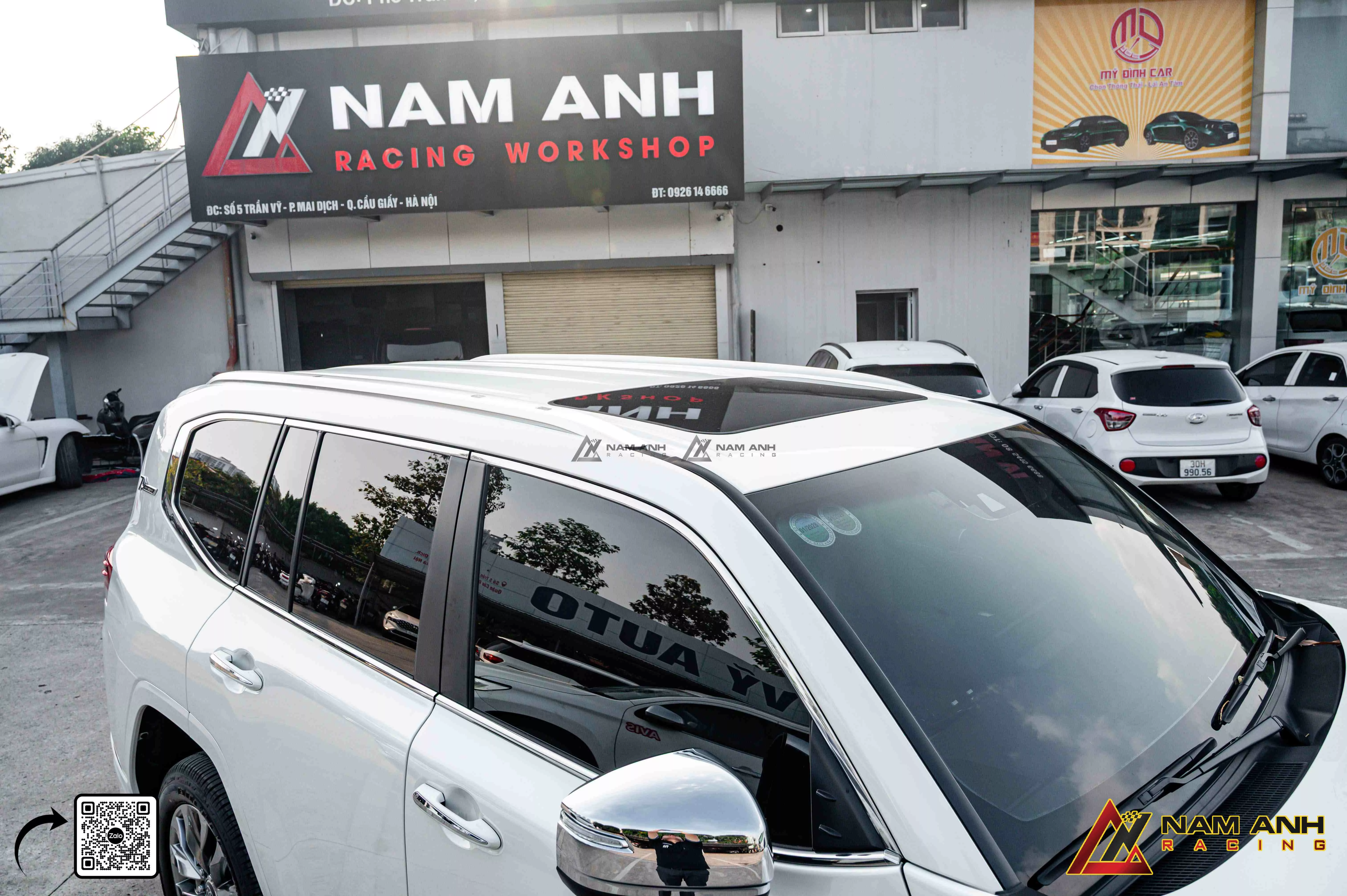 Từng đường nét Bodykit Modellista được thiết kế tỉ mỉ, ôm sát LC300.