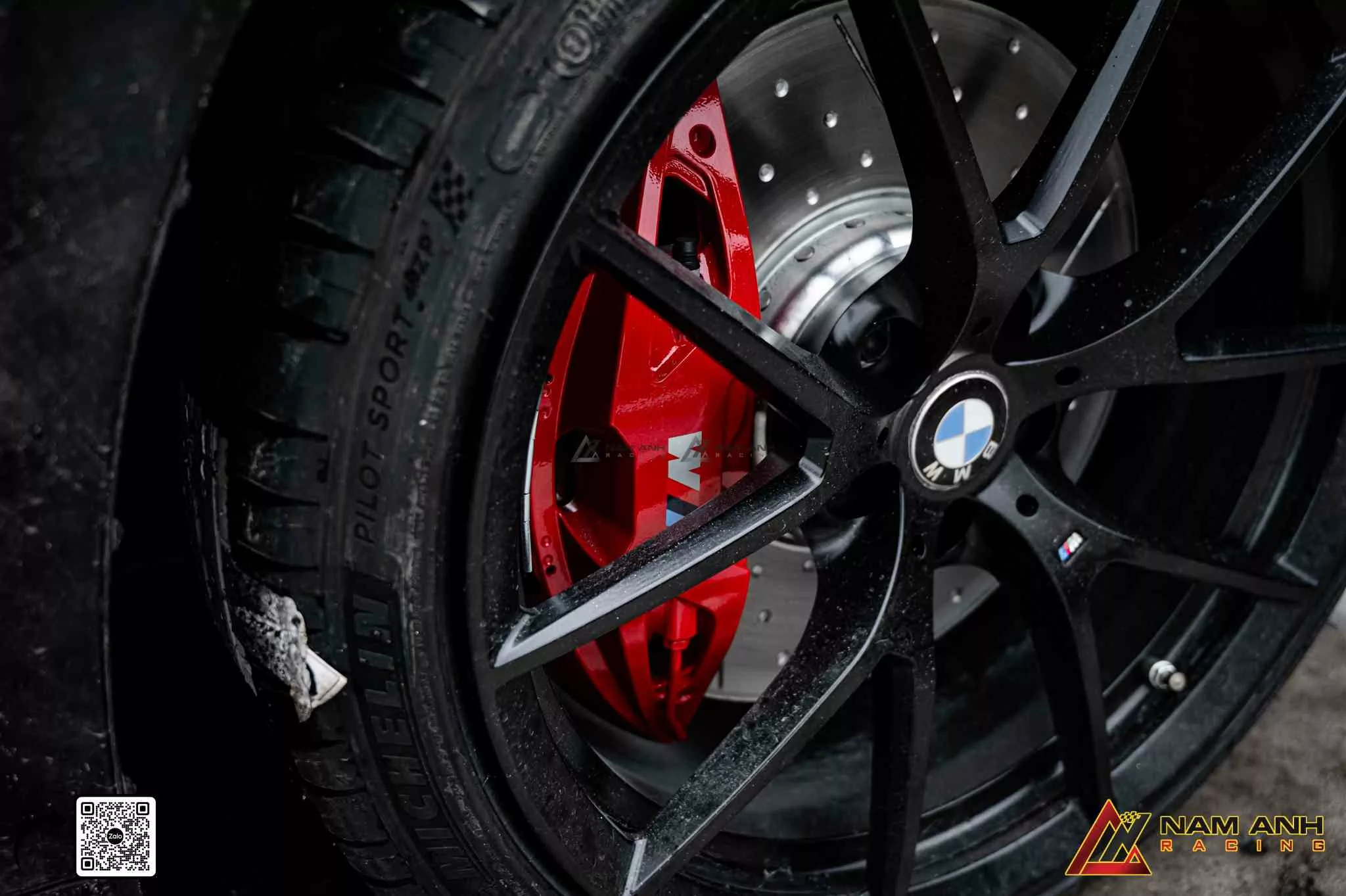 Kích thước 19 inch mang lại sự cân đối hoàn hảo giữa thẩm mỹ và hiệu năng.