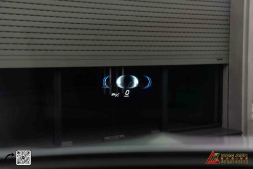 Head-Up Display EQS tối ưu hóa trải nghiệm lái không cần rời mắt