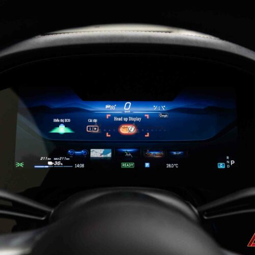 HUD EQS-Class hỗ trợ tài xế xử lý tình huống nhanh hơn