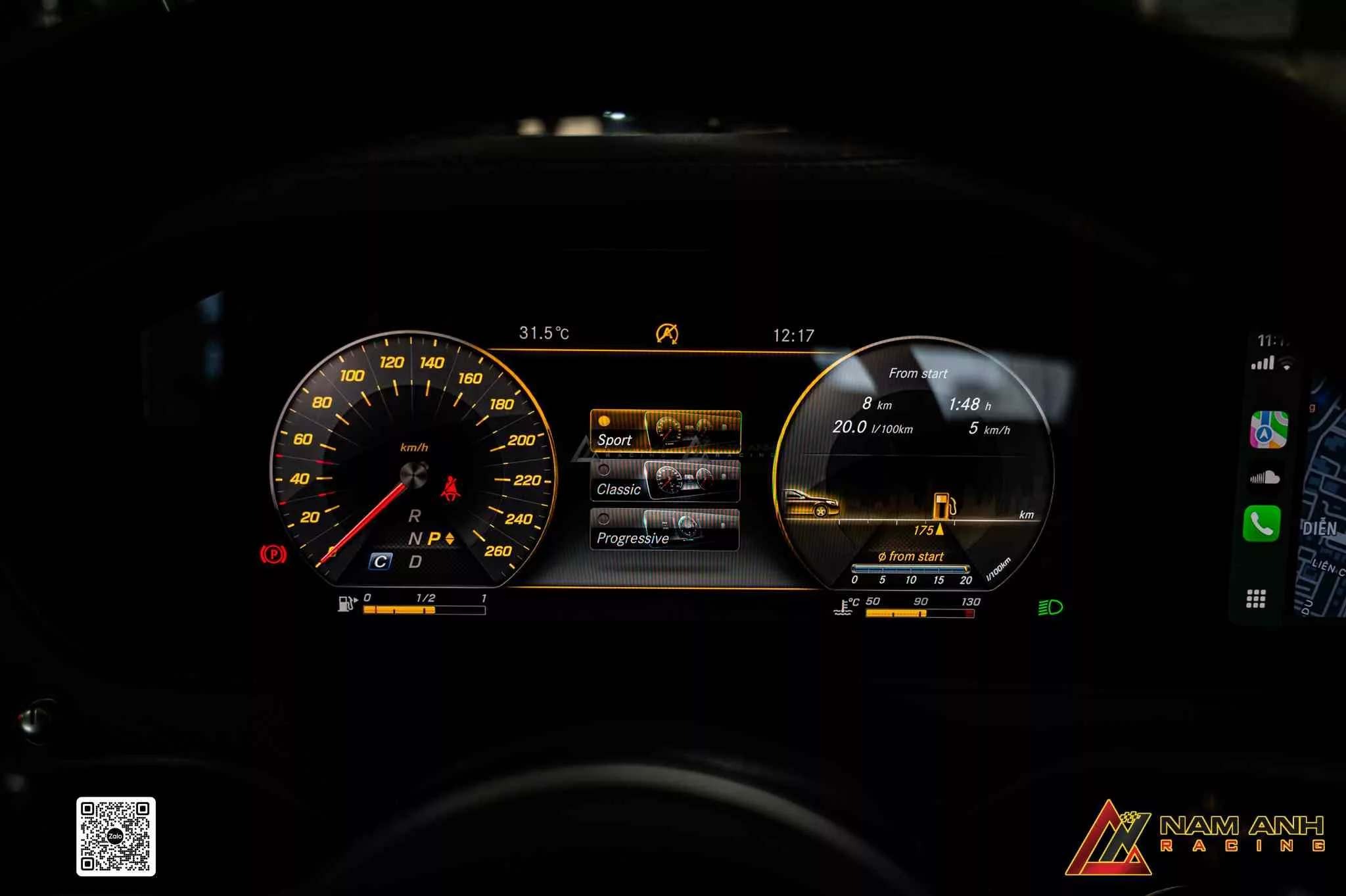 Cụm ODO kỹ thuật số hiển thị tốc độ, vòng tua và cảnh báo an toàn rõ ràng.