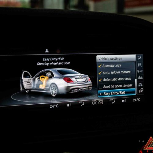 Nam Anh Racing lắp màn hình S450 facelift cho Mercedes-Benz S400 chuẩn kỹ thuật hãng.