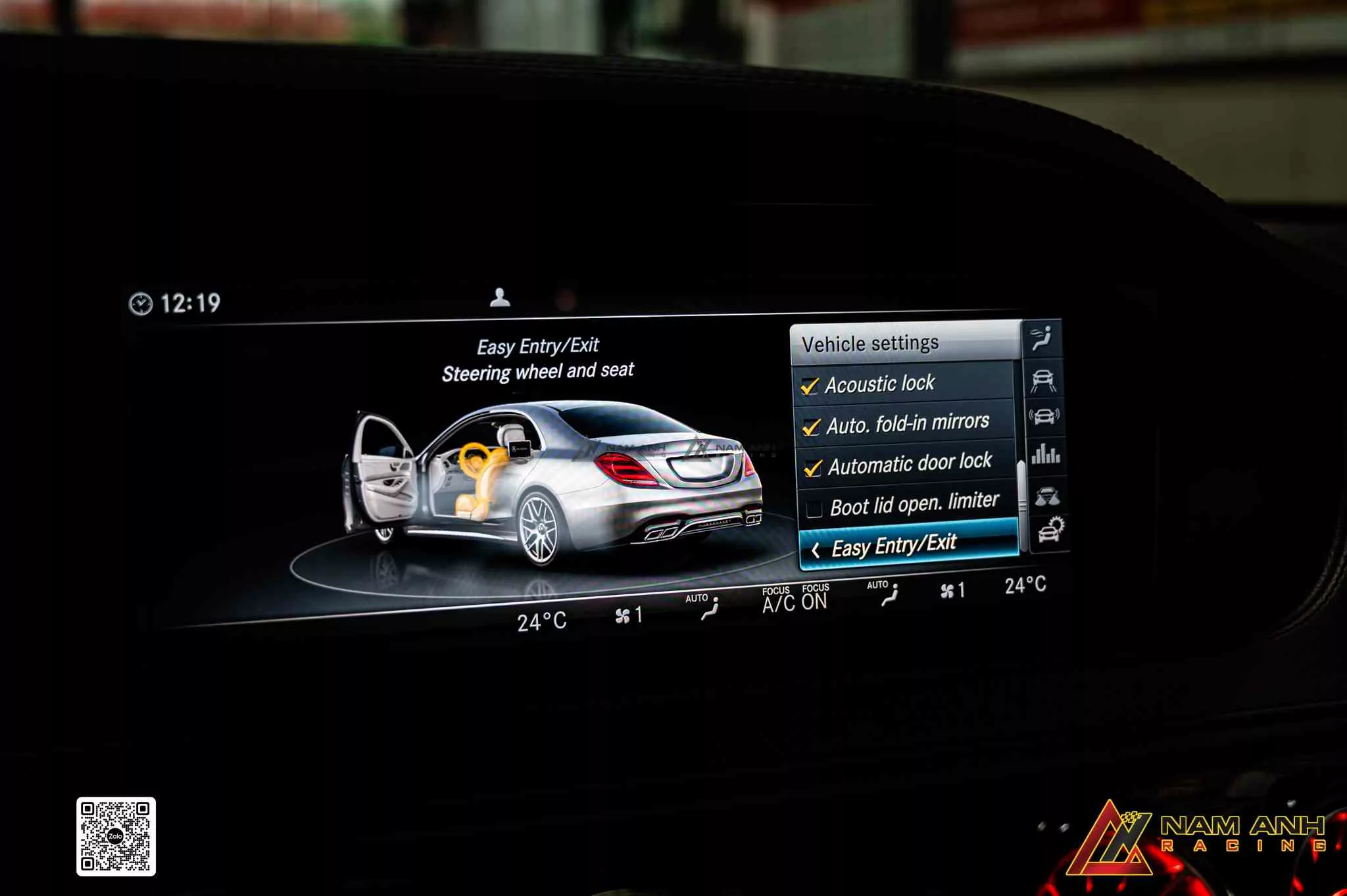 Nam Anh Racing lắp màn hình S450 facelift cho Mercedes-Benz S400 chuẩn kỹ thuật hãng.