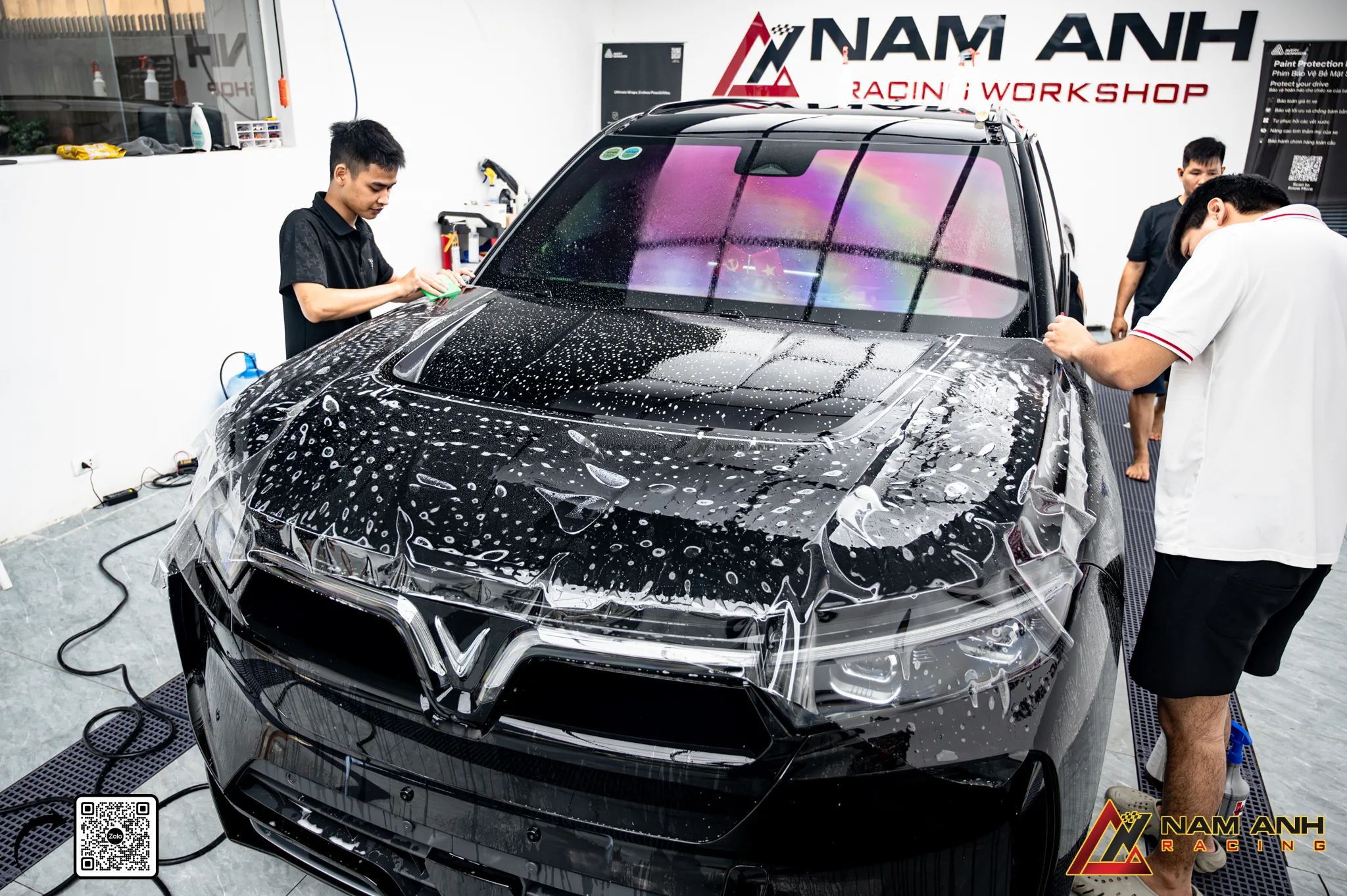 Việc dán Dán PPF ô tô xe hơi: Bảng giá và kinh nghiệm 2026 đòi hỏi bạn phải nắm rõ quy trình