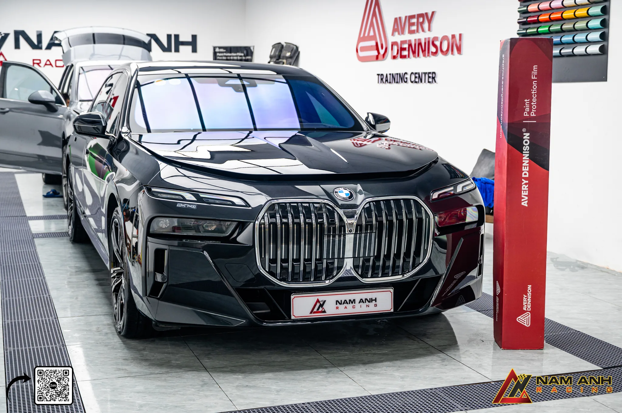 Dán PPF xe sang Lexus Mercedes BMW Porsche, độ bóng của PPF có tác động trực tiếp đến vẻ ngoài của chiếc xe