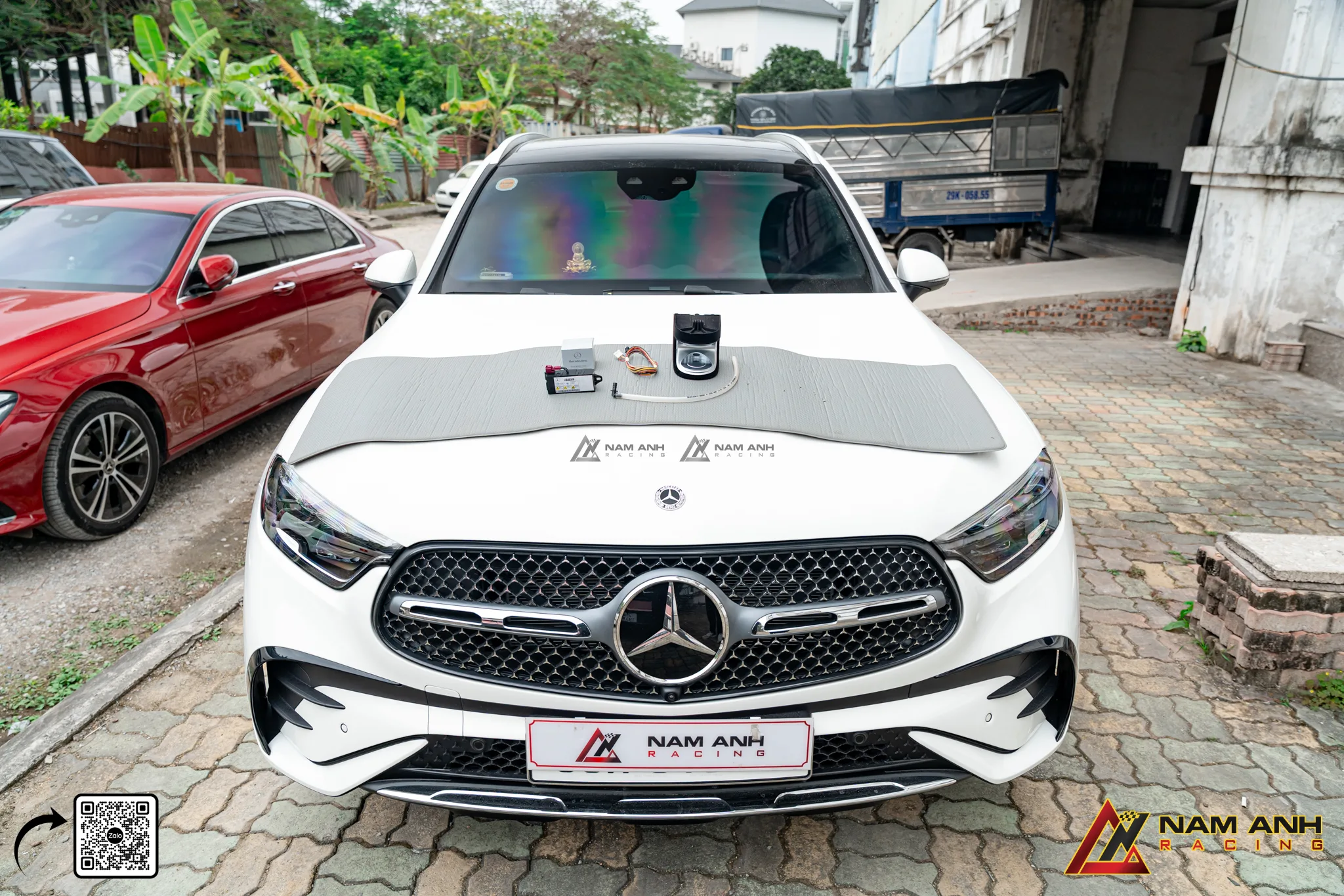 Mercedes GLC 300 X254 lắp nước hoa