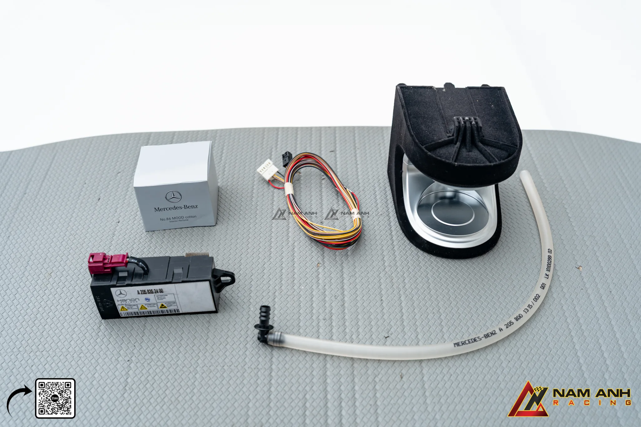 Mercedes GLC 300 X254 lắp nước hoa