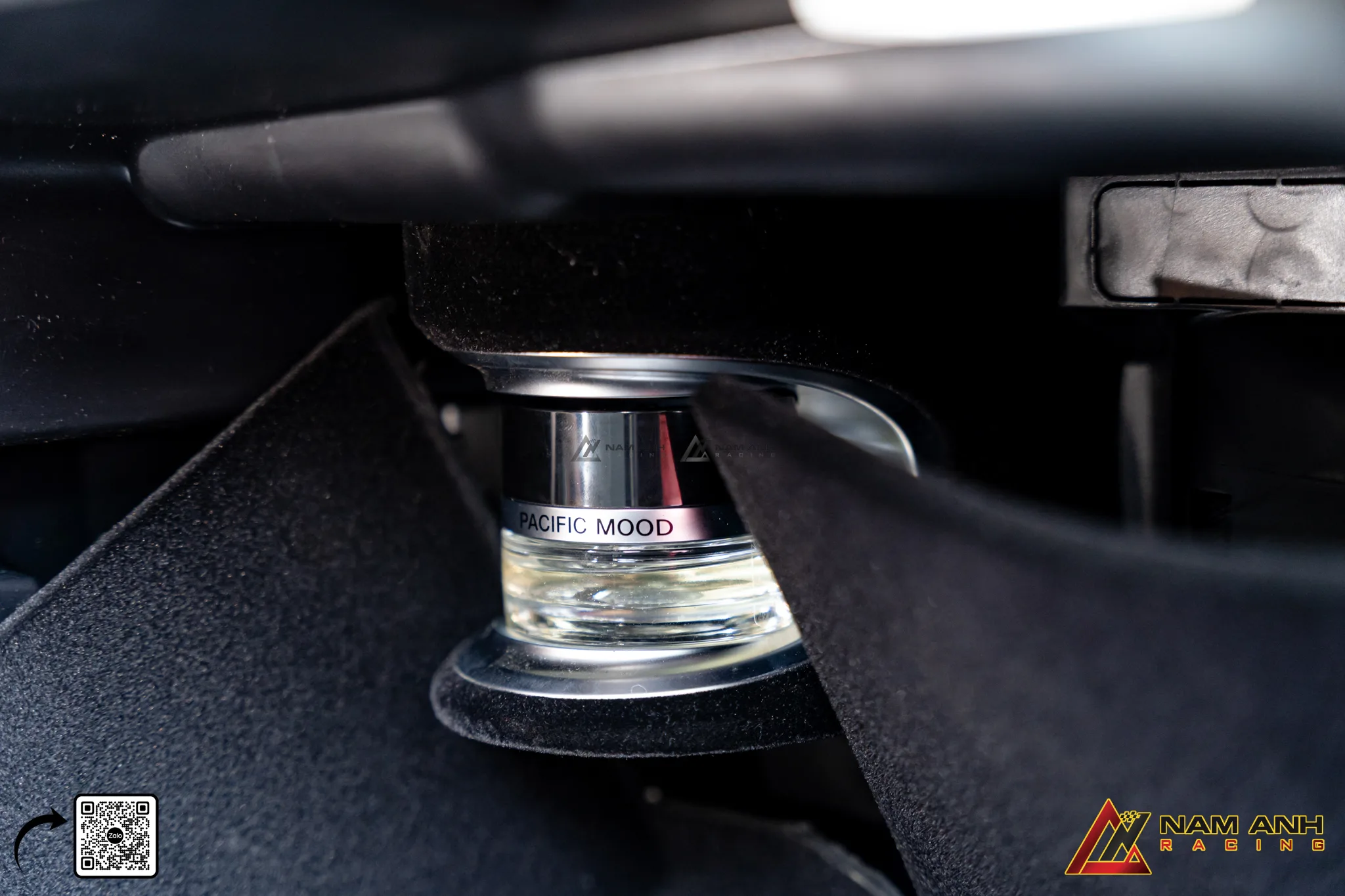 Mercedes GLC 300 X254 lắp nước hoa