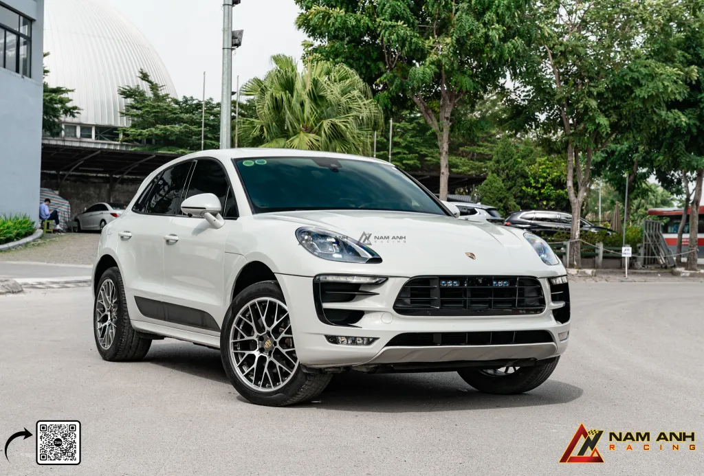 Porsche Macan lắp camera 360
