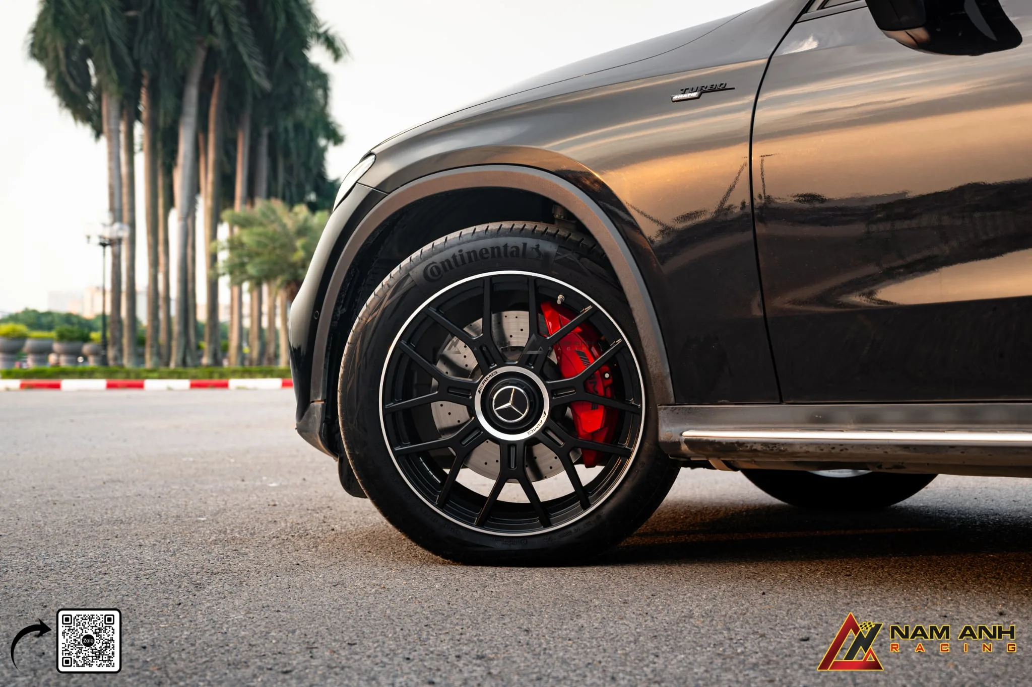 Mercedes-Benz GLC300 Lắp Mâm GLC63 20 Inch, Nước Hoa Và Cảm Biến Áp Suất Lốp